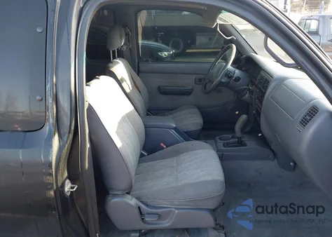 1999 Toyota Tacoma Prerunner z USA, uszkodzony, nr VIN 4TASM92N8XZ521611